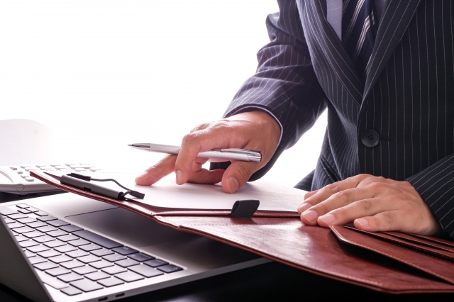 経理の仕事が終わらない理由とは？今すぐ使える改善ツールを紹介