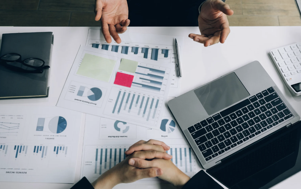 BPOとアウトソーシングの違いとは？導入メリットと選び方を解説