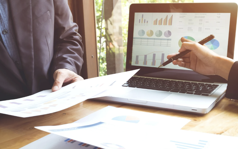 BPOとアウトソーシングの違いは？適した企業や導入のポイントも解説