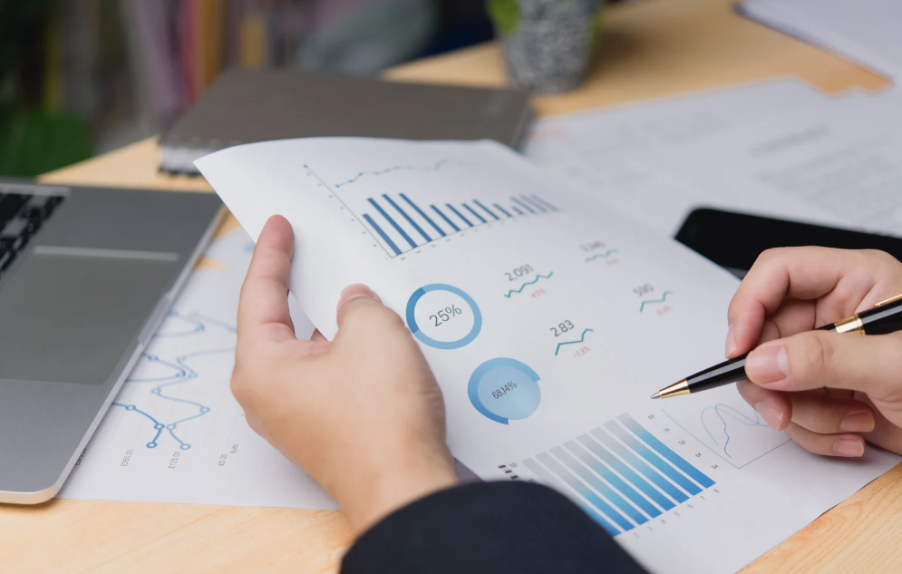 Bpaasの具体例をわかりやすく解説｜中小企業での活用事例から学ぶ導入のヒント