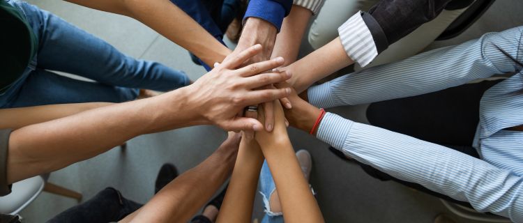 従業員のエンゲージメントを高めるには？9つの施策と成功のポイントを解説