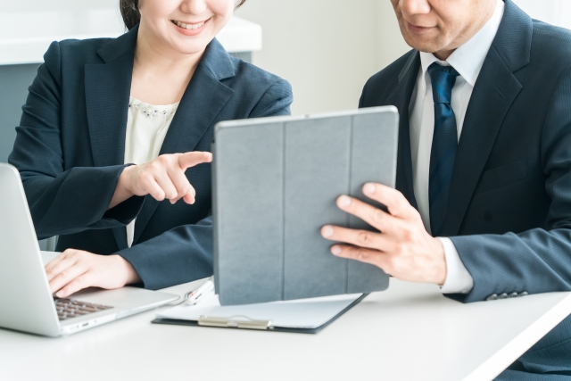 人手不足なときは業務見直しから始めよう！効率化に向けた見直しステップを解説