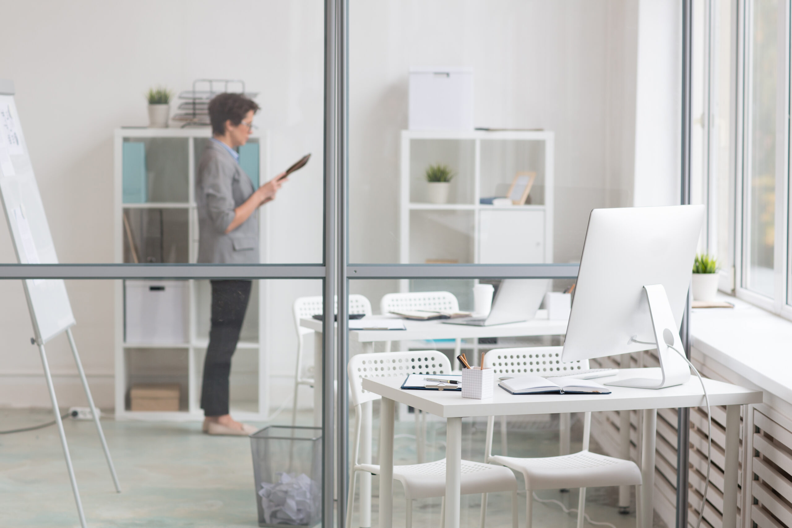 人手不足で労働生産性の向上は必要！具体的な方法や注意点を解説