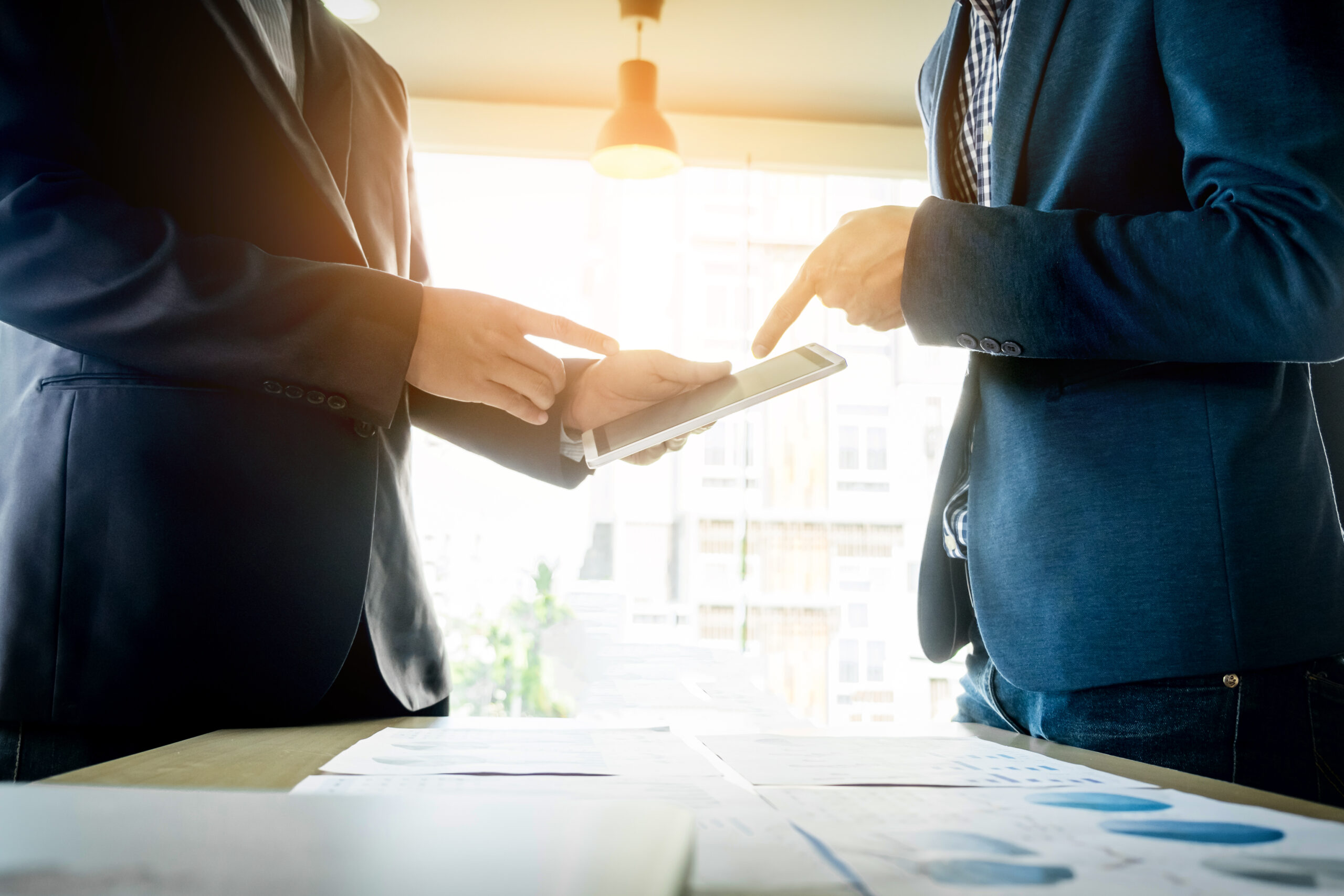 外注と内製のコストを比較｜企業にとって最適な選択肢とは