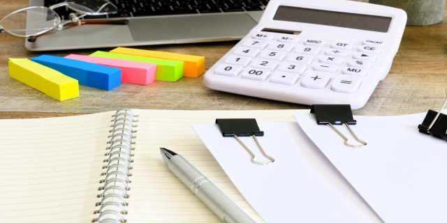 チームの作業量が多いときの外部委託｜メリットと注意点を解説